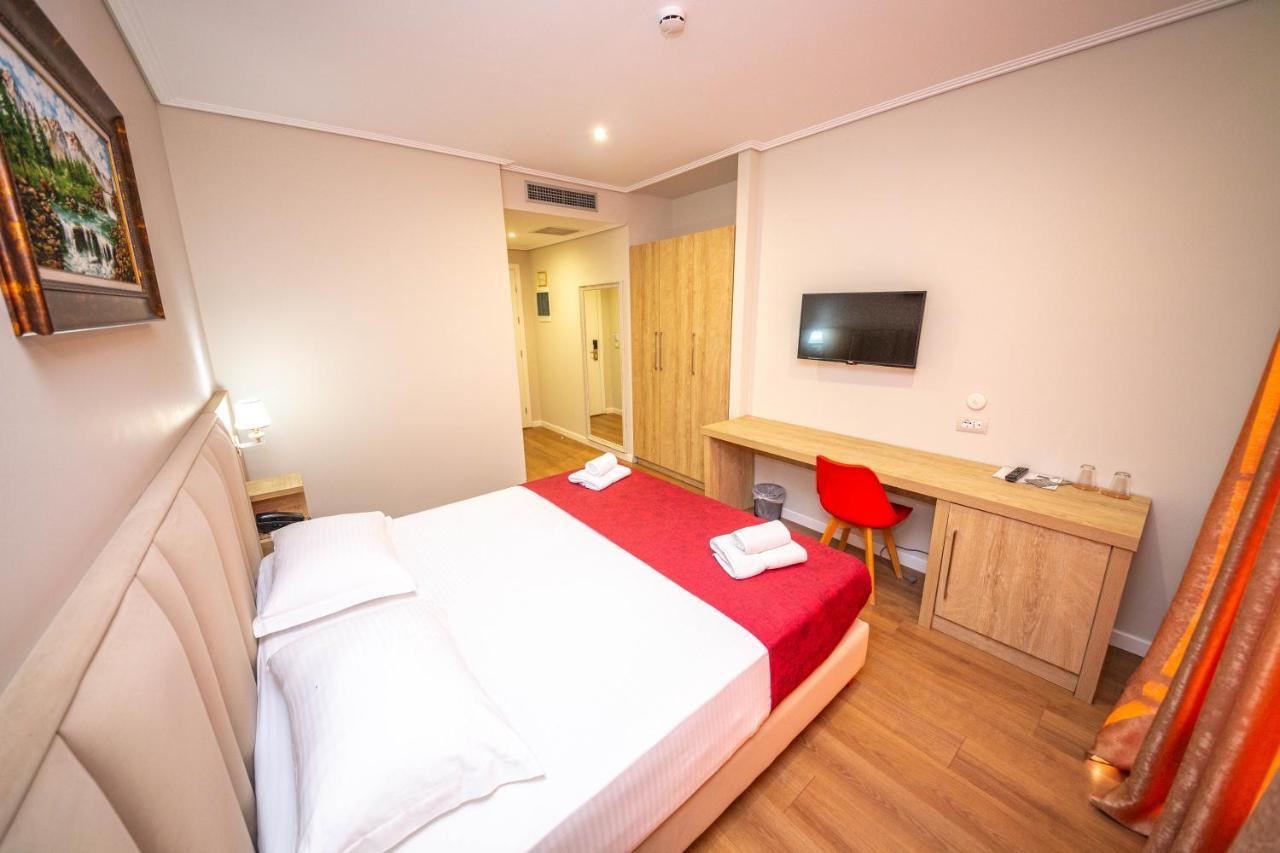 Class Hotel Ksamil Esterno foto