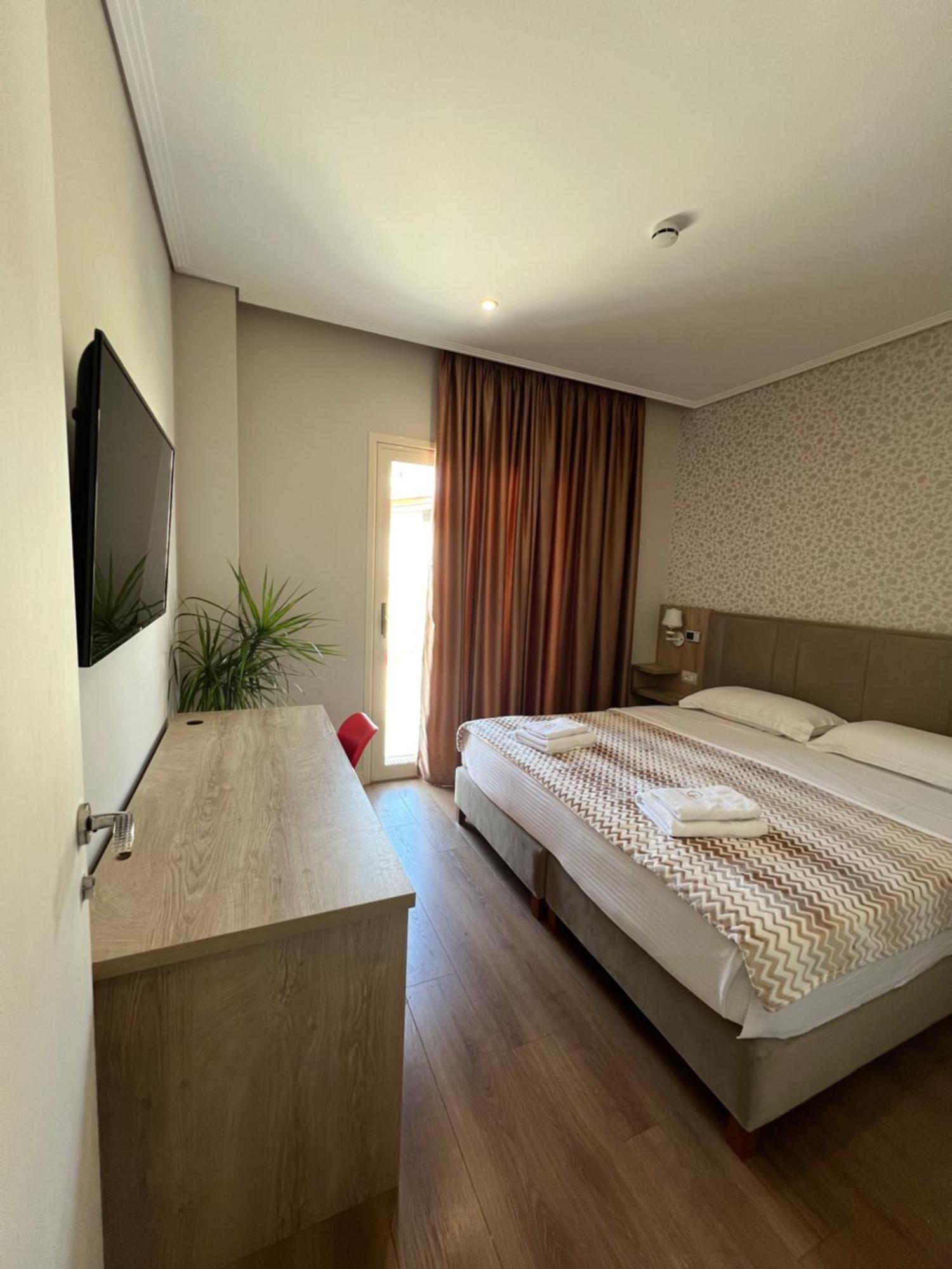 Class Hotel Ksamil Esterno foto